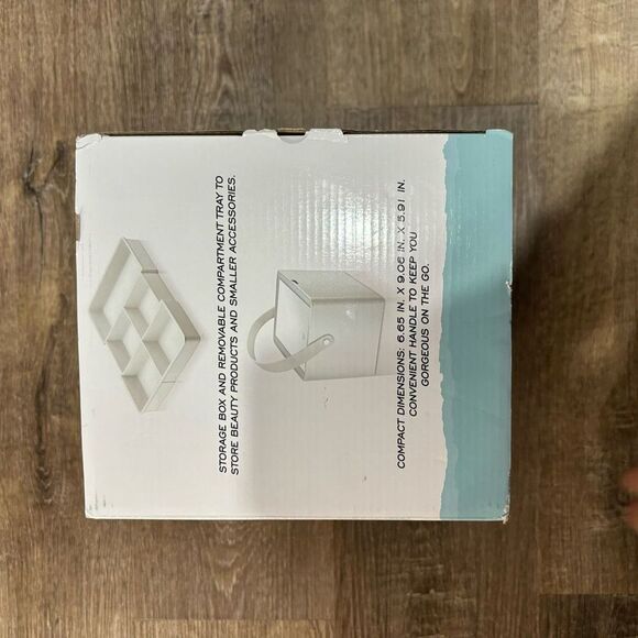 Conair - Crystal Clear LED Makeup Storage Mirror Case - Picture 3 of 7